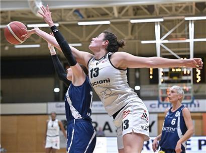 Zum zweiten Mal binnen vier Tagen ließ Düdelingen (Beatriz Gomes Jordão, in Weiß) Contern keine Chance
