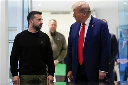 Zuneigung sieht anders aus Wolodymyr Selenskyj und Donald Trump im Trump Tower
