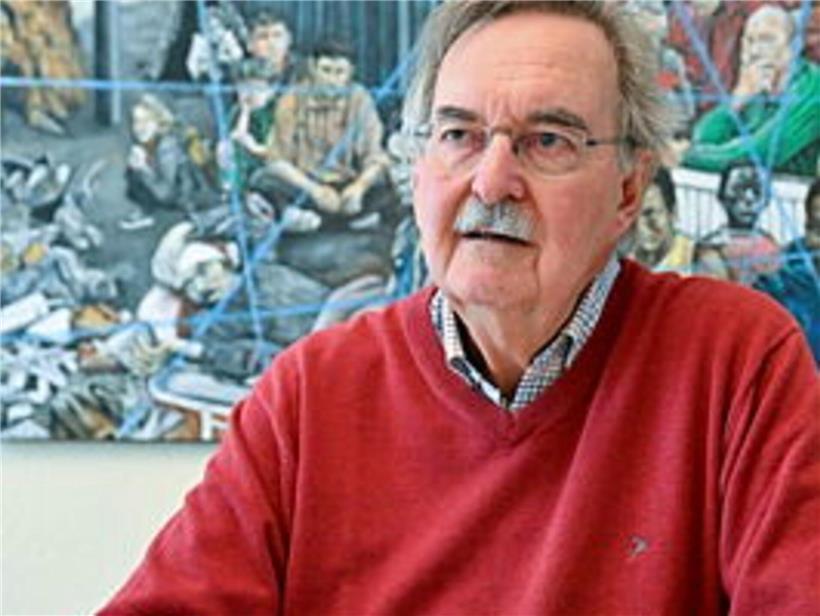 US-Einmischung in Lateinamerika und anderswo – eine lange Tradition Zur Person: Guy Foetz ist ausgebildeter Ökonom. Er unterrichtete dieses Fach 35 Jahre lang im Sekundar- und technischen Sekundarschulwesen. Politisch und gewerkschaftlich engagierte er sich bereits ab dem Alter von 20 Jahren auf der linken Seite. Er ist Gründungsmitglied der Partei „déi Lénk“.