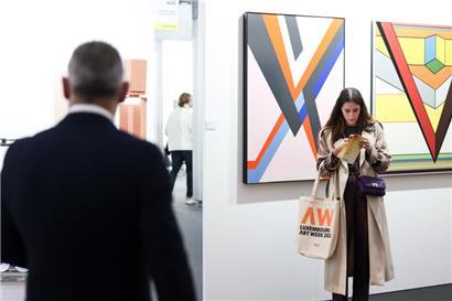 Zur achten Auflage 2022 kamen rund 20.000 Besucher und 80 Galerien aus 14 Ländern von fünf Kontinenten, wobei 85% der Galerien aus dem Ausland stammten und 37,5% neue Aussteller waren
