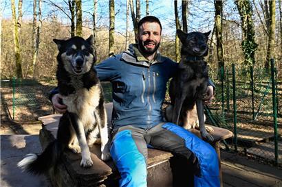 Zurück in heimischen Gefilden: Raphaël Fiegen mit Kenai (l.) und Torino (r.)
