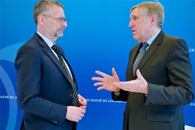 Zusammen mit SES-CEO Steve Collar hat François Bausch am Donnerstag das neue Sat...