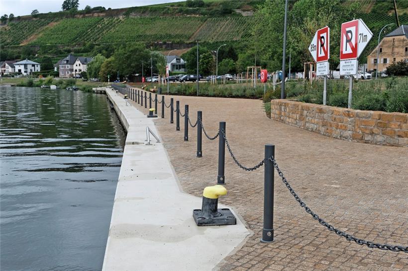 Zusammen mit dem Turm wurde die neue Anlegestelle für Privatboote fertig