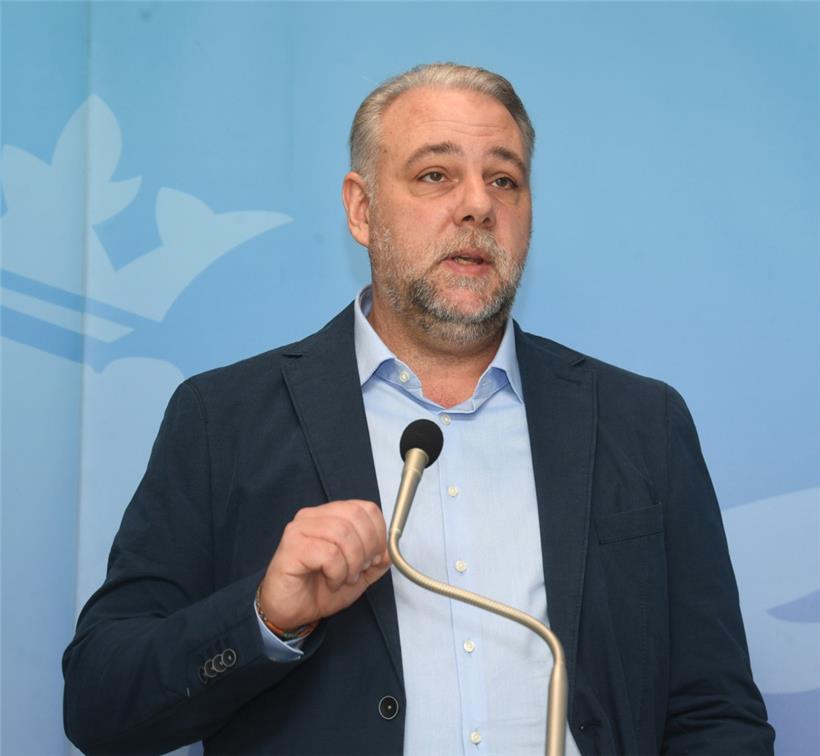 Zusammen mit seinem Team leitete Prof. Dr. Sascha Neumann das Projekt
