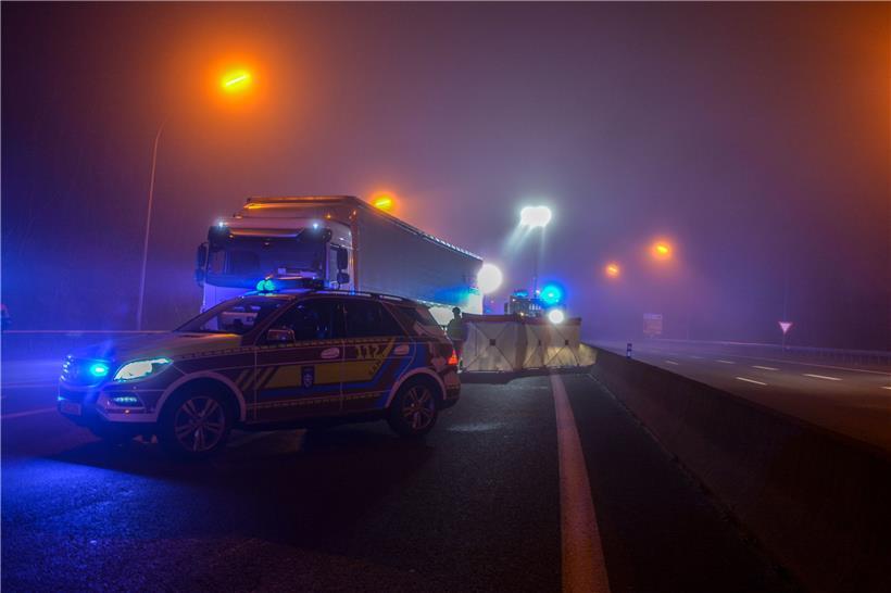 Zwei Menschen sterben bei einem tödlichen Auffahrunfall auf der A6
