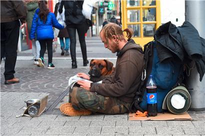 Zwei Obdachlose hatten sich in einem Zeltlager auf dem Kirchberg eingerichtet
