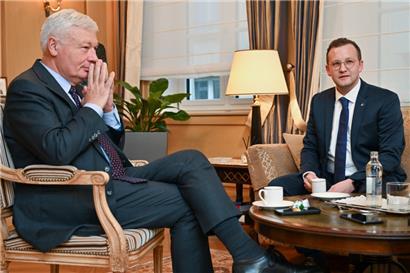 Zwei Politiker, zwei Generationen, ein gemeinsames Ziel: Claude Wiseler (l.) und Philip Hoffmann pflegen die direkten Kontakte zwischen ihren beiden Ländern
