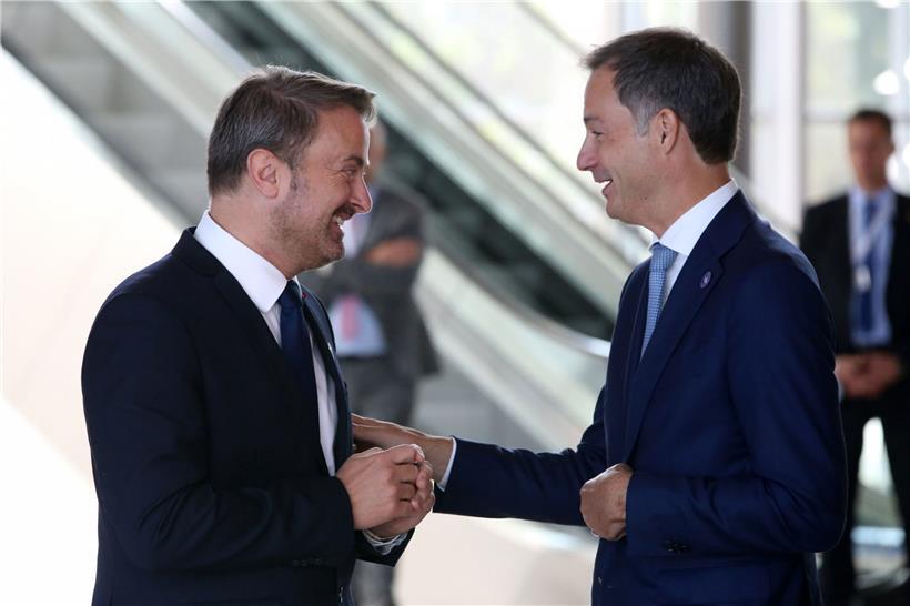 Zwei Regierungschefs, die scheinbar gut miteinander können. Ob Xavier Bettel und sein belgischer Amtskollege Alexander De Croo die schnelle und moderne Zugverbindung zwischen Luxemburg und Brüssel endlich auf die Schiene bekommen, bleibt abzuwarten. 
