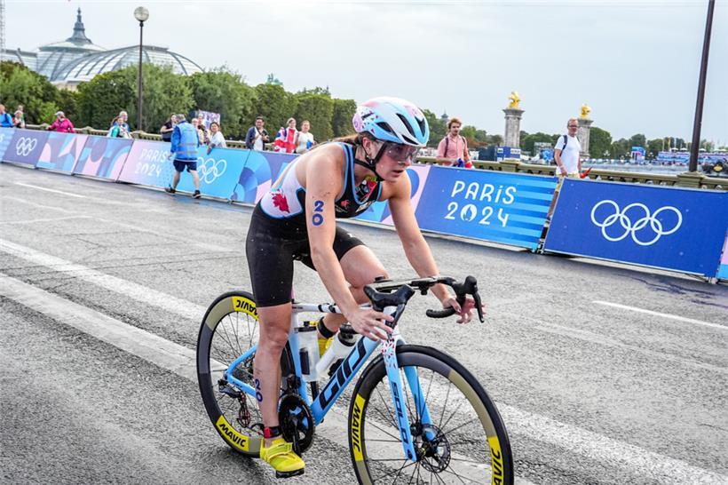 Zwei Runden drehte Jeanne Lehair auf ihrem nagelneuen Rad, dann verhedderte sich der Gummizug ihres Schuhs in der Gangschaltung
