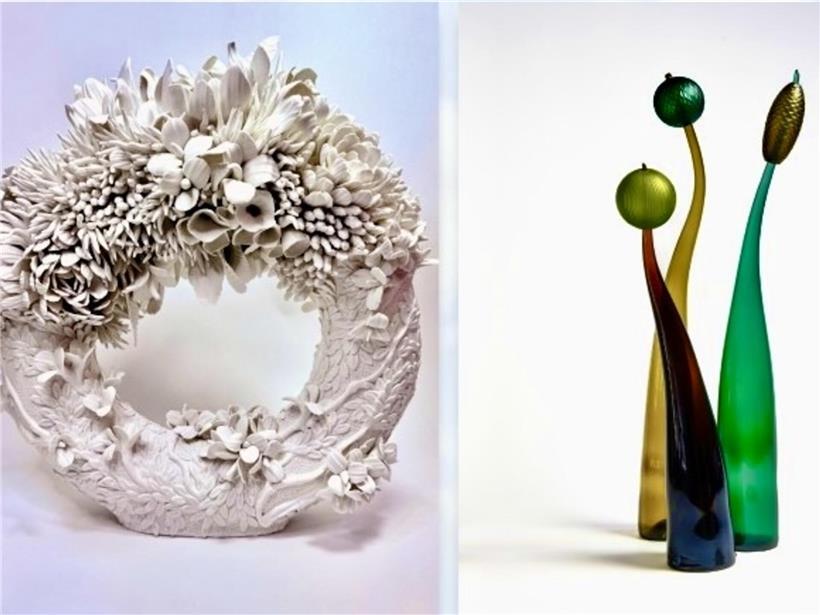 Zwei moderne Kunstexponate in einer hellen Galerie, zeitgenössische Skulpturen aus Metall und Holz.