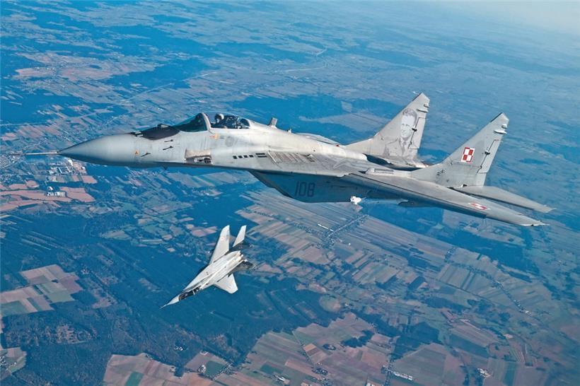 Zwei polnische MiG-29 bei einem NATO-Manöver in Polen
