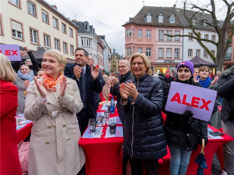 Ministerpräsidentinnen Manuela Schwesig und Anke Rehlinger unterstützen unwillig den Wahlkampf in Mainz.