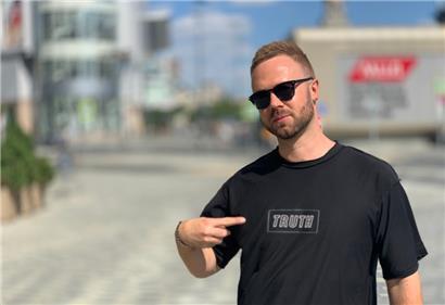 Zweimal zur Flucht gezwungen: der weißrussische Dissident Andrej Gnjot im Sommer 2021 im Moskauer Exil
