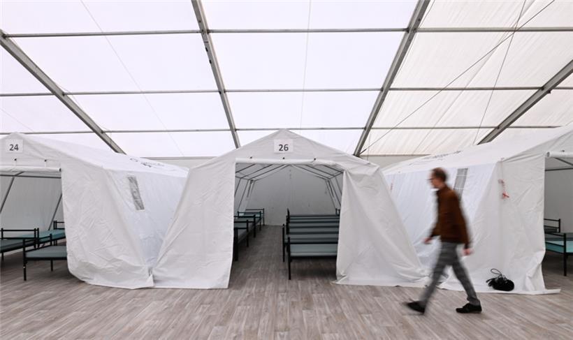 Zwischen 400 und 500 ukrainische Flüchtlinge können in dem provisorischen Erstaufnahmezentrum unterkommen – falls notwendig auch mehr
