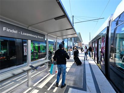 Zwischen Bahnhof Luxemburg und dem Flughafen Findel müssen Tramfahrgäste vorübergehend auf den Bus umsteigen