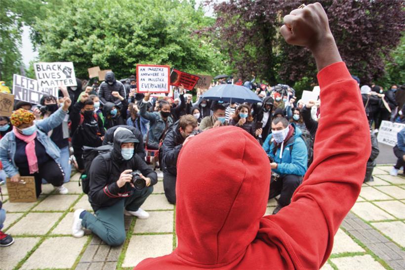 Zwischen dem Kolonialismus von einst und dem strukturellen Rassismus von heute besteht ein Zusammenhang, ein roter Faden. Hier die Demonstration gegen Rassismus vor der US-Botschaft in Luxemburg-Stadt.
