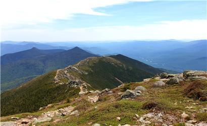 Zwischen vier und sechs Monaten dauert eine Wanderung auf dem AT. Dabei überquert der Thru-Hiker auch die White Mountains in New Hampshire.
