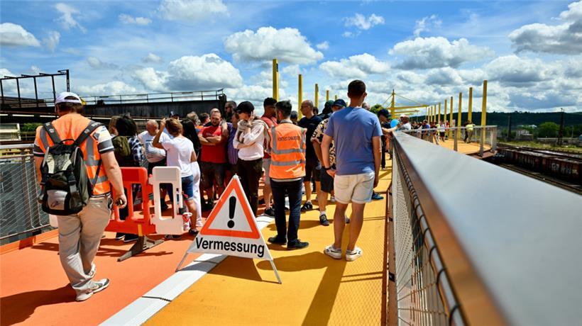 Zwischenzeitlich wurde das „Vëlodukt“ gesperrt, um die Messungen nicht zu verzer...