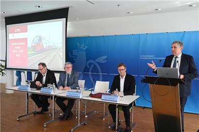 v.l.n.r. V.l.: Marc Hoffmann, „directeur activités voyageurs“ bei der CFL, Jeannot Waringo, Vorsitzender des CFL-Verwaltungsrats, CFL-Generaldirektor Marc Wengler und Mobilitätsminister François Bausch
