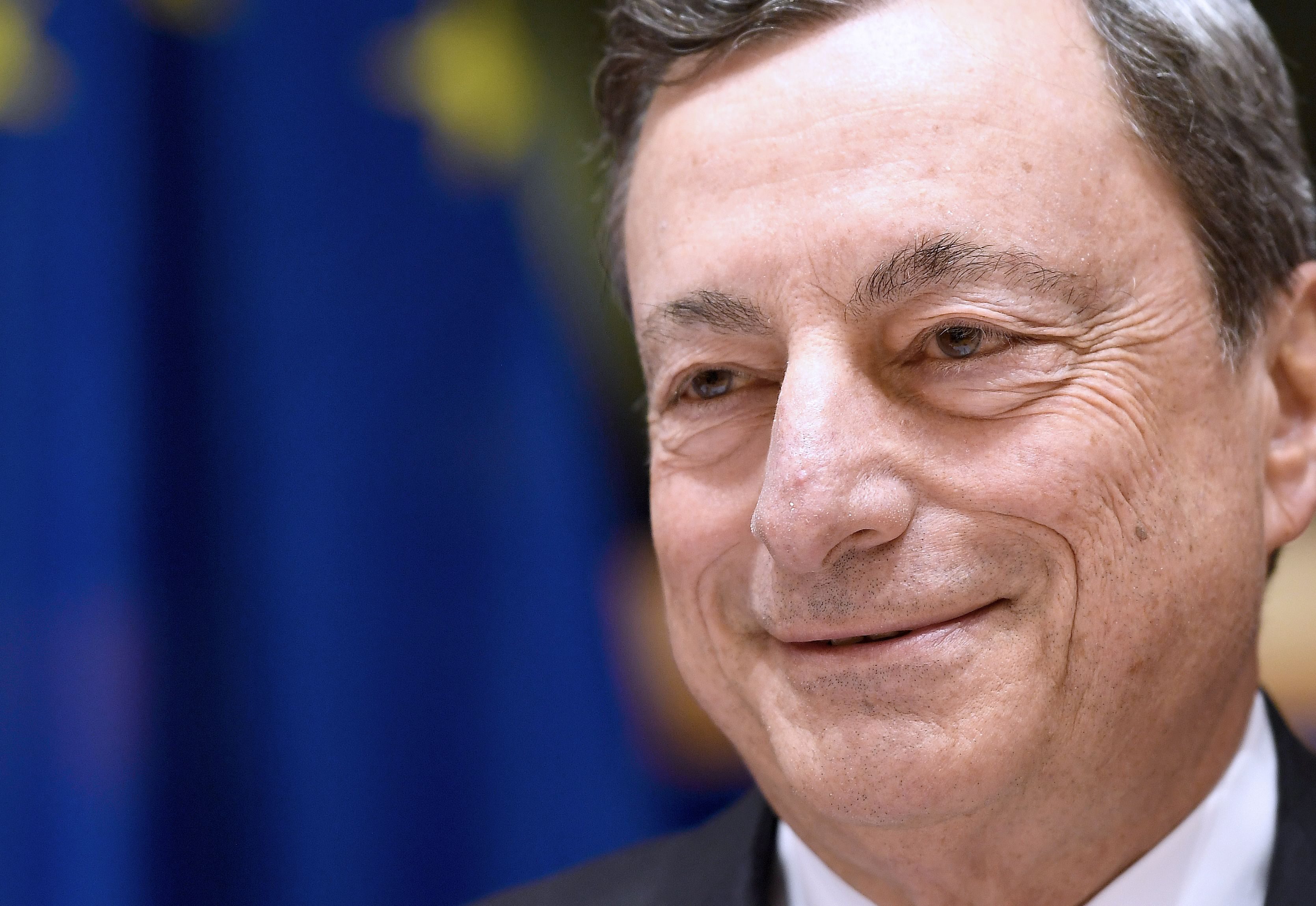 Draghi-Aussagen treiben Euro und drücken Aktien