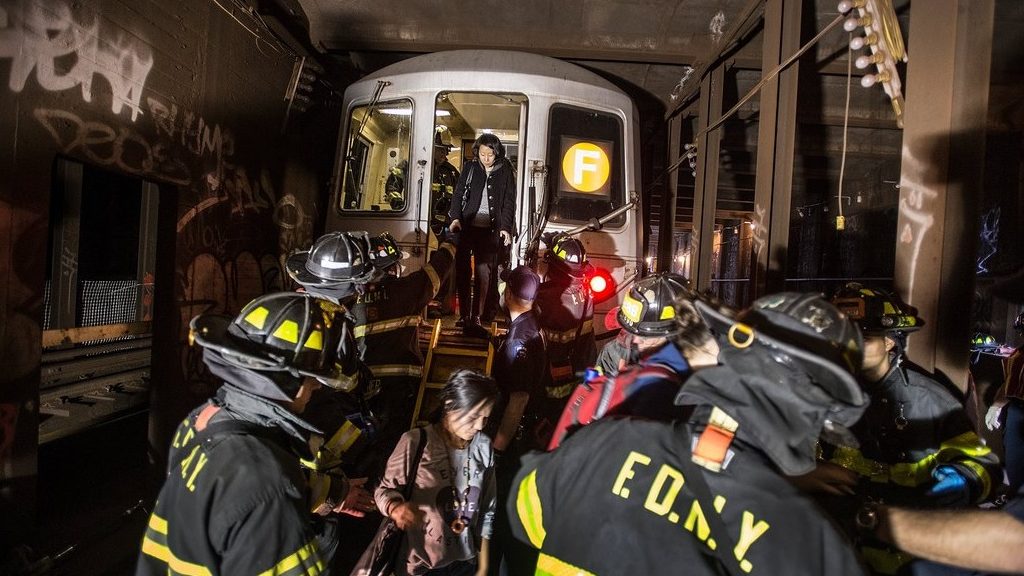 U-Bahn entgleist – 36 Verletzte