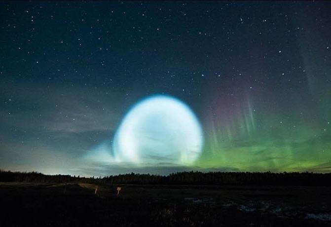 Mysteriöses Leuchten am Himmel über Russland