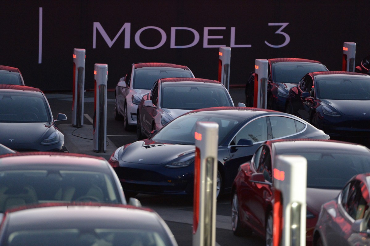 Tesla entlässt Mitarbeiter nach „jährlicher Bewertung“