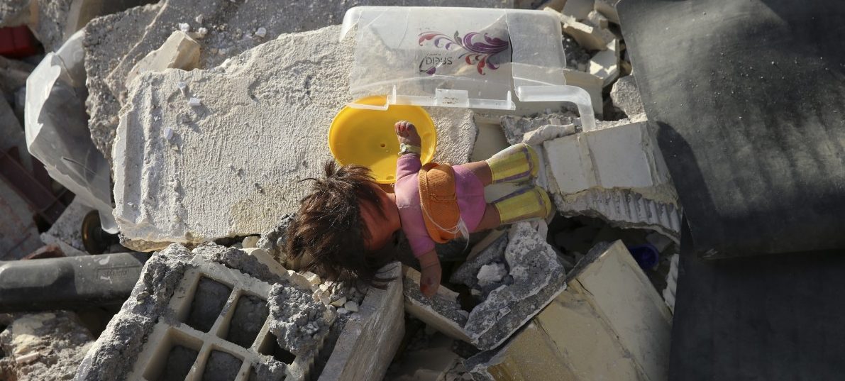 Baby nach drei Tagen im iranischen Erdbebengebiet lebendig geborgen