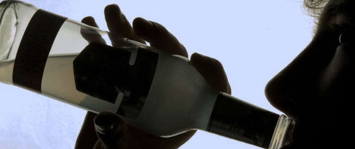 3,24 Promille: Zeugen müssen Unfallfahrer stützen