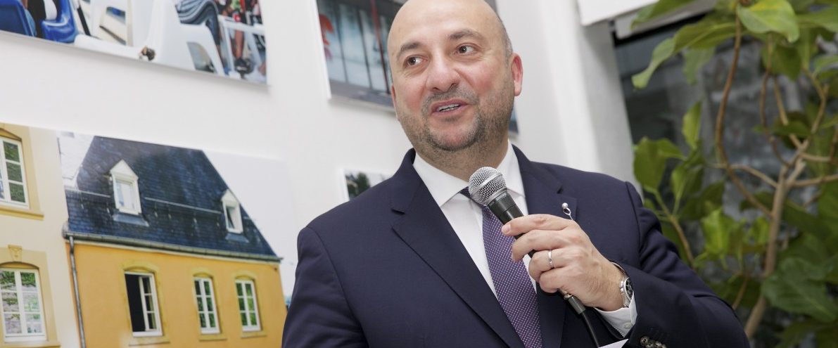 Schneider erwägt „En marche!“-Bewegung