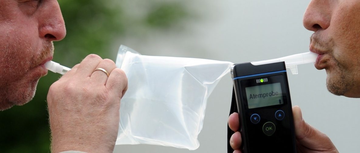 Lkw-Fahrer zu betrunken für Alkoholtest