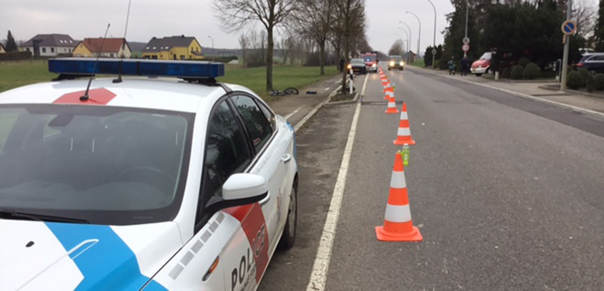 Hellingen: Auto kollidiert beim Überholen frontal mit Radler – Fahrer hatte getrunken