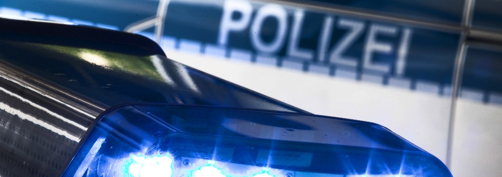 Trier: Frau sexuell genötigt und beraubt