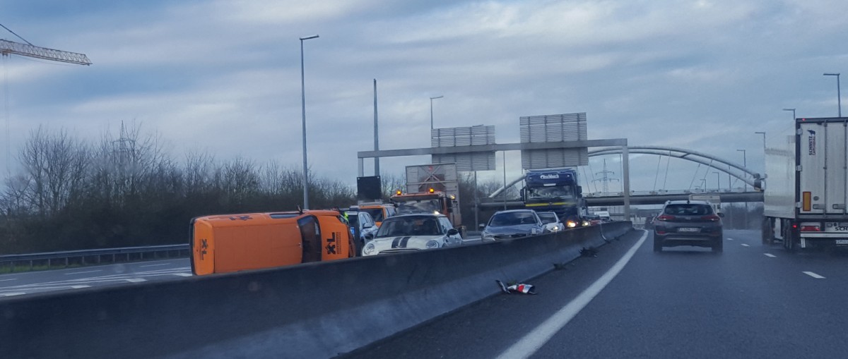 Auto überschlägt sich am Gaspericher Kreuz
