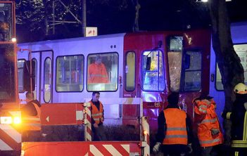 Betrunkener Fahrer verursacht Straßenbahn-Kollision in Köln