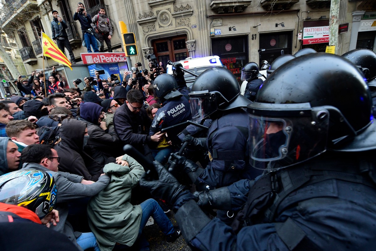 Proteste gegen Festnahme Puigdemonts eskalieren