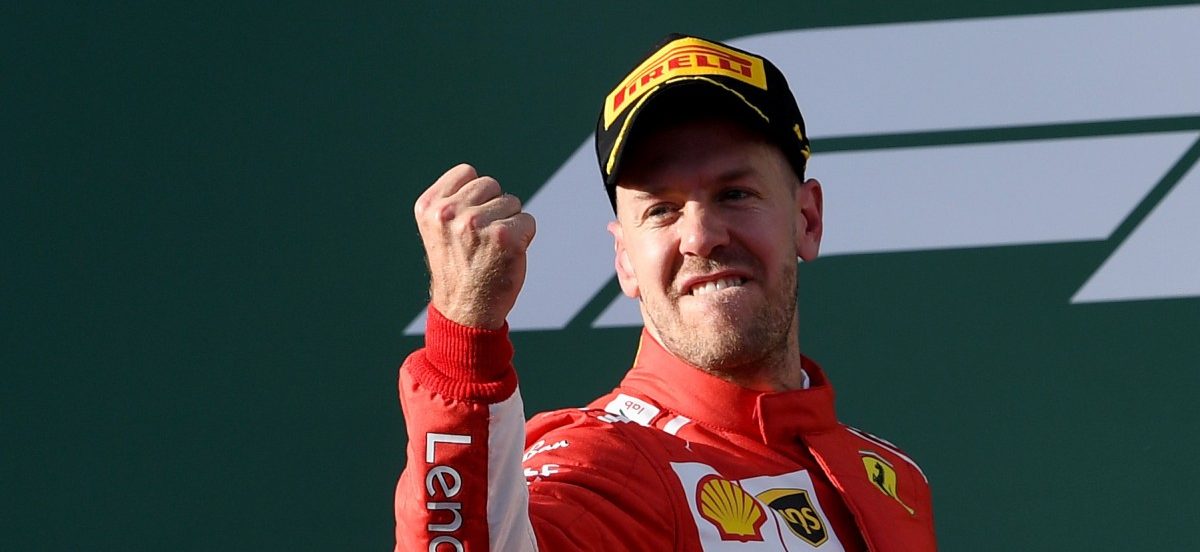Vettel gewinnt Auftakt vor Hamilton