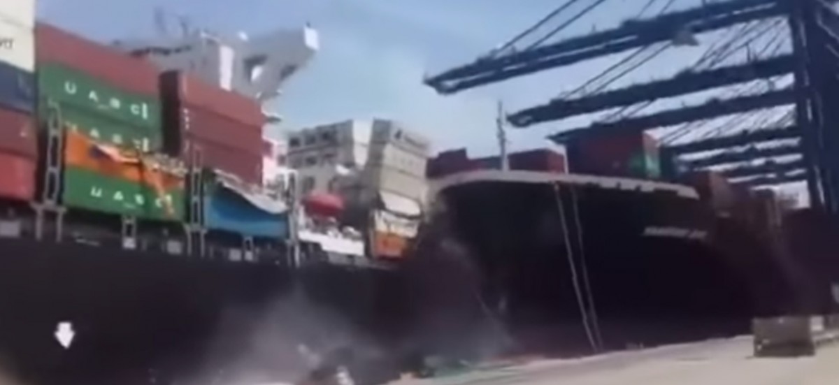Container-Giganten krachen in Pakistan ineinander