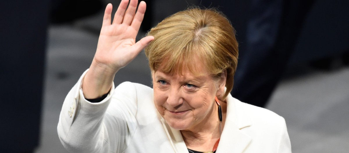Angela Merkel zum vierten Mal zur Kanzlerin gewählt