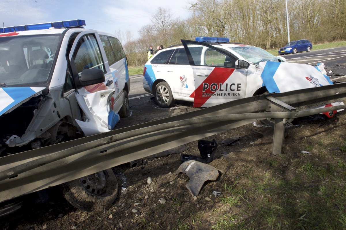 Polizist verunglückt auf N7 bei Lausdorn – Kollision zwischen zwei Polizeiautos
