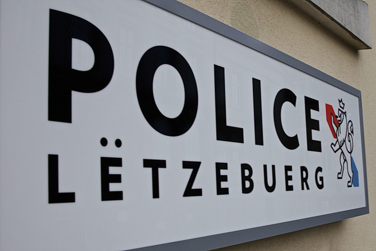 Voll im Wald: Betrunkener versteckt sich vor Polizeikontrolle