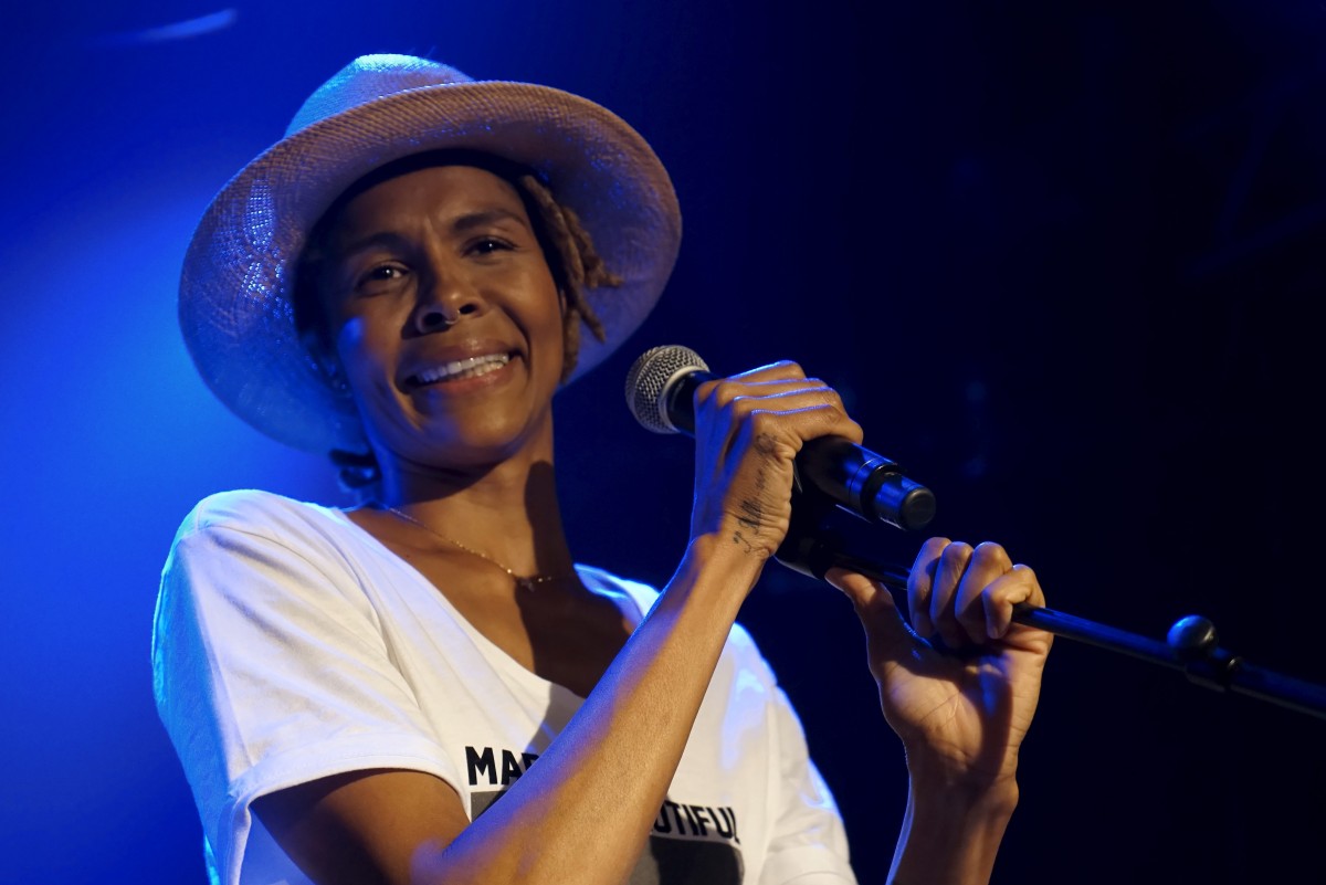 Sanfte Klänge von Ayo im Atelier