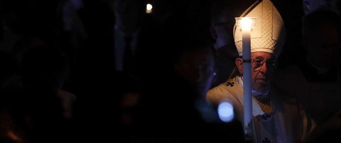 Osternacht: Papst prangert Lähmung und „erdrückende Routine“ an