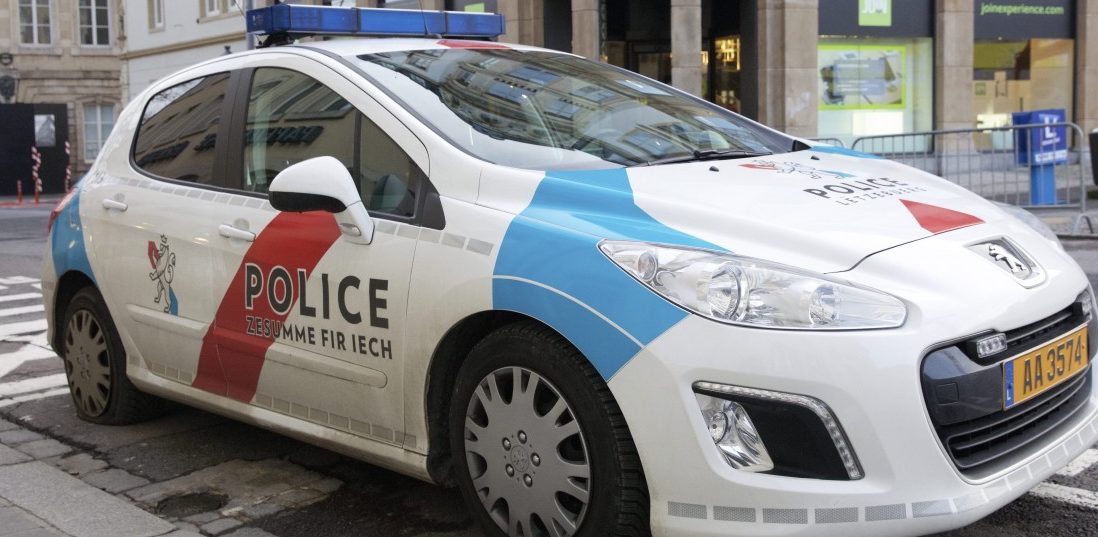 Mann überfällt Seniorin in Bonneweg