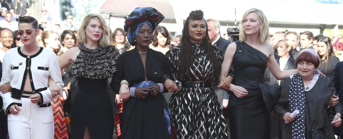 82 Film-Frauen protestieren auf dem roten Teppich in Cannes