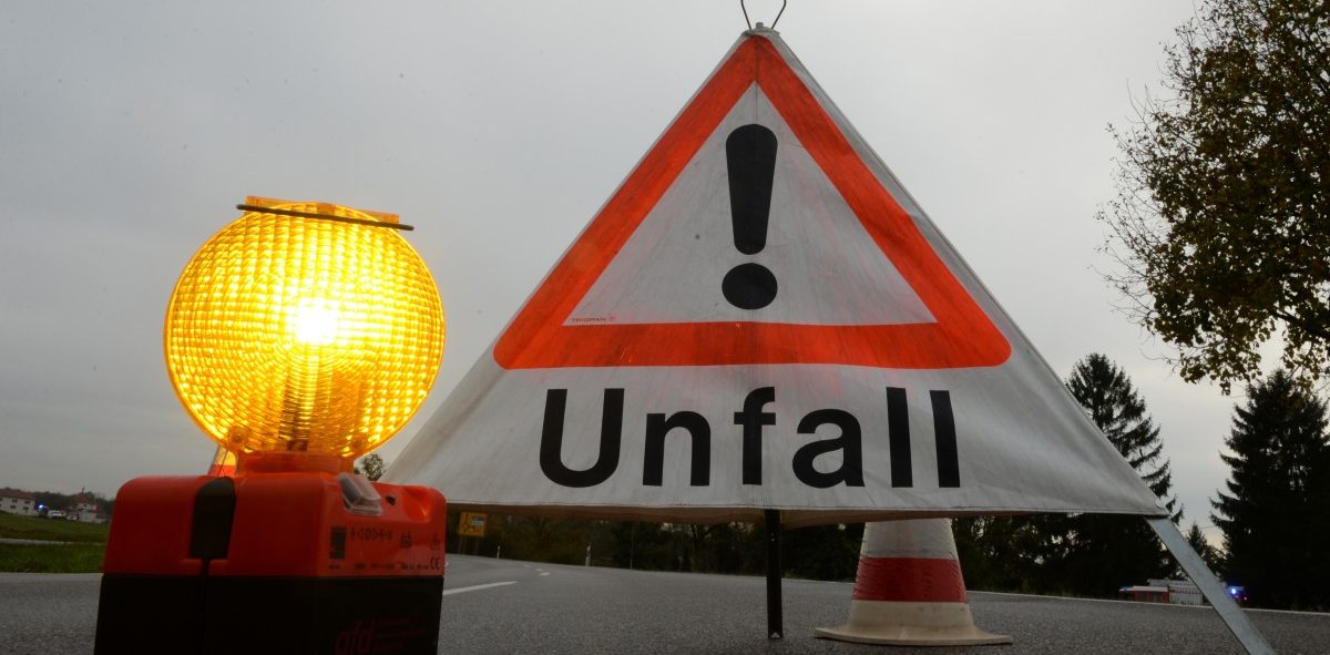 Frau lässt sich nach Unfall erstmal nach Hause bringen