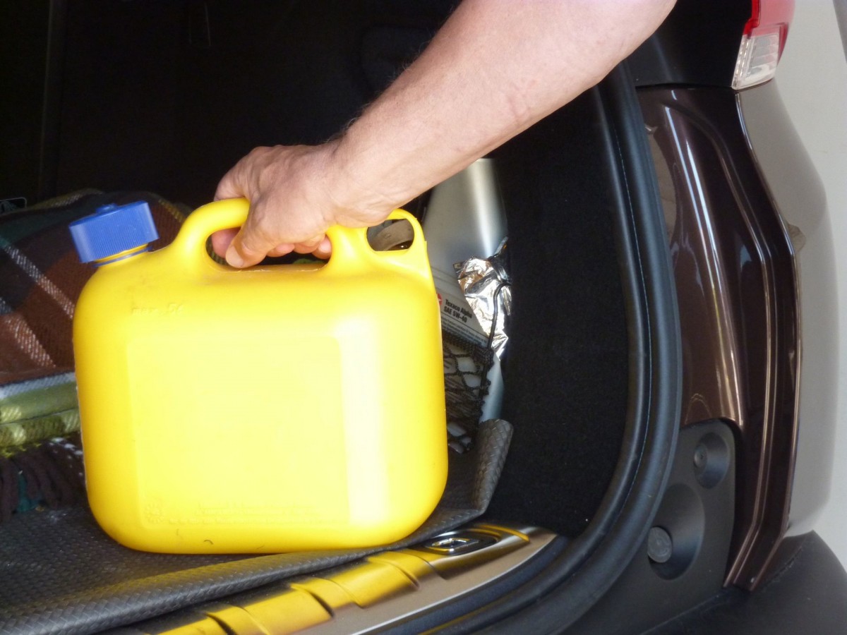 Mit dem Reservekanister in den Urlaub