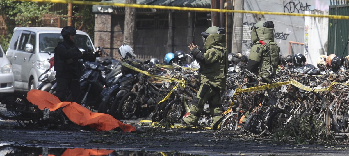 Zehn Tote bei Anschlägen auf Java