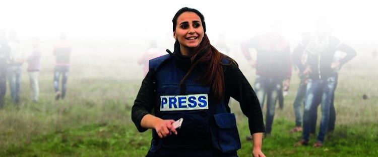 Die 23-jährige Hind riskiert ihr Leben als Journalistin in Gaza