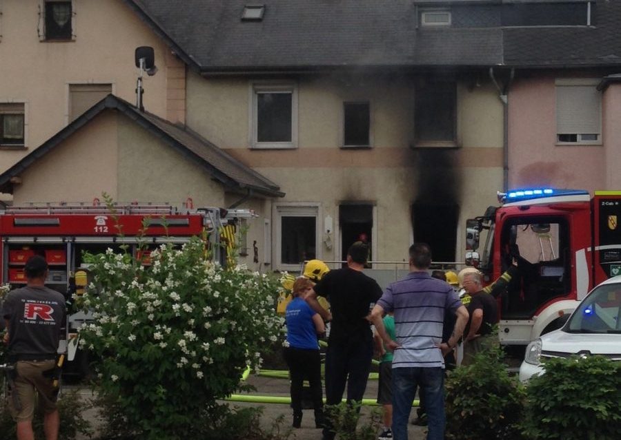 Hausbrand in Schifflingen - Feuerwehr im Einsatz